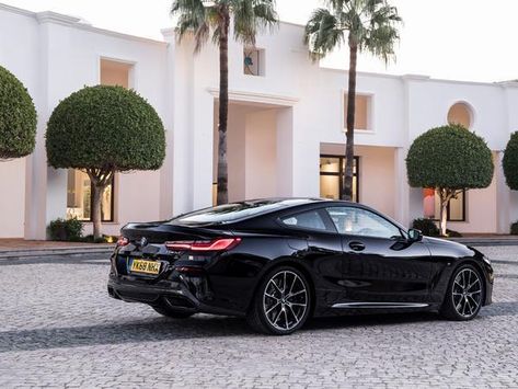 Bmw 8 Series, Black Bmw, Bmw Classic Cars, Top Luxury Cars, Lux Cars, Diesel Cars, Bmw Series, Super Luxury Cars, Best Luxury Cars