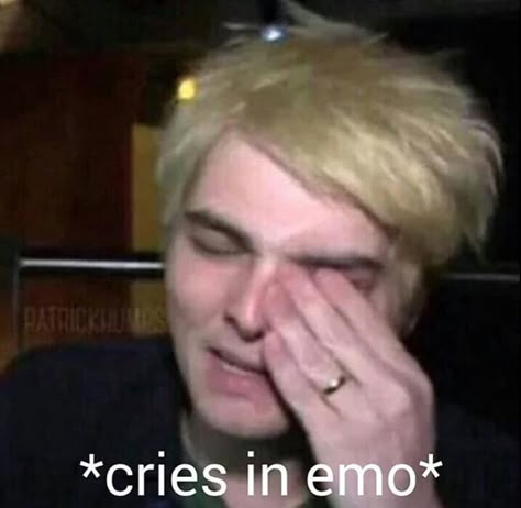 Mcr Stickers, Emo Band Memes, Mcr Memes, Emo Phase, Gee Way, Emo Band, Emo Memes, I Love Mcr, Make Some Noise