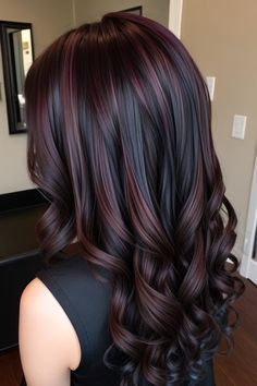 Pelo Color Borgoña, Pelo Color Vino, Brunette Hair With Highlights, Spring Hair Color, Fall Hair Color For Brunettes, Red Highlights, Long Dark Hair, Healthy Hair Tips, Hair Color Highlights