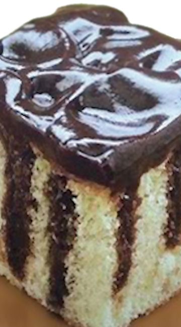 Easter Poke Cake With Pudding, Jello Pudding Poke Cake, Chocolate Poke Cake With Vanilla Pudding, Pokecake Pudding, Chocolate Cake With Pudding Filling, Pudding Cake Recipe Easy, Yellow Poke Cake, Cake With Pudding Filling, Pudding Poke Cake Recipes