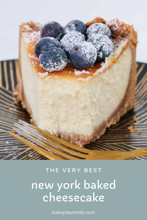 The very best Classic New York Baked Cheesecake recipe - rich, creamy and absolutely foolproof! Follow my simple tips for cooking a perfectly baked cheesecake every single time. New York Baked Cheesecake, Baked Cheesecake, Tips For Cooking, Baked Cheesecake Recipe, Thermomix Desserts, Easy Cheesecake Recipes, Savory Cakes, New York Cheesecake, Easy Cheesecake