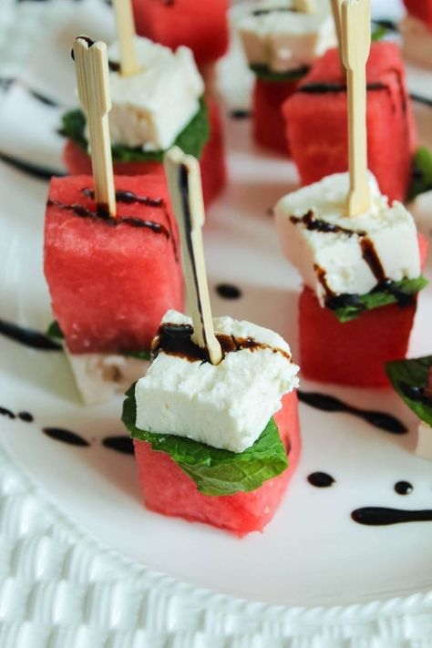 Watermelon Appetizer, Appetizers Wedding, Summer Appetizer Recipes, Mojito Recept, Meals For Four, Skewer Appetizers, Cocktail Appetizers, Fingerfood Party, Watermelon And Feta