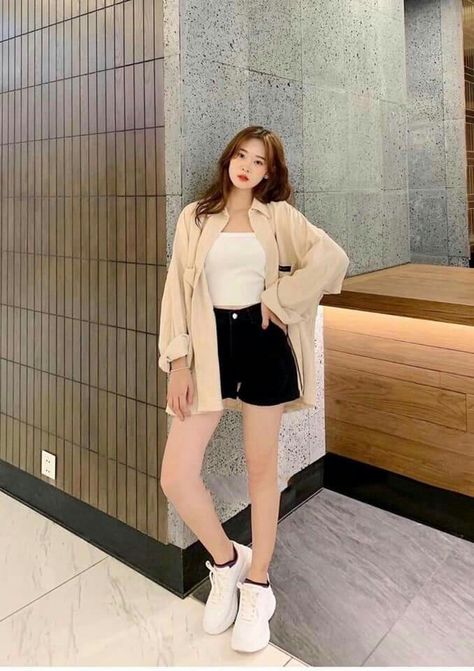 Korea Summer Fashion Korean Style, Skort Outfit Korea, Tagaytay Outfit, Tagaytay Outfit Ideas, Summer Outfits Korean Street Style, Korea Summer Outfit, Korea Summer Fashion, Smart Casual Women Outfits, Simple Casual Outfits