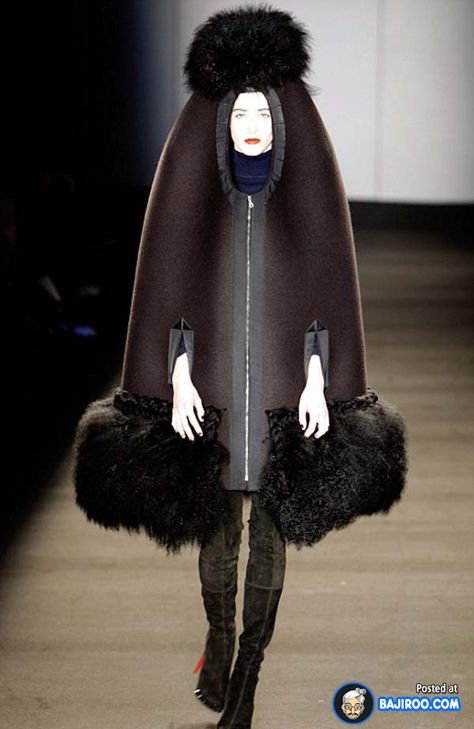 Bad Super-hero Concepts: The Merkin Avenger. *snicker* Runway Fashion Looks, Bizarre Fashion, Strange Fashion, Ugly Fashion, Odd Fashion, Ugly Outfits, Winter 2024 Fashion, Bad Fashion, Crazy Fashion