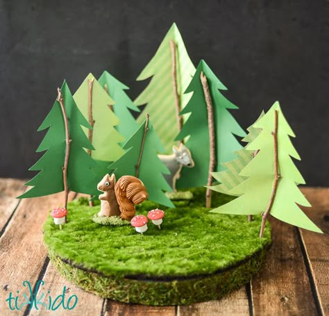 Diy Cake Pop Stand, Enchanted Forest Birthday Party, Diy Cake Pops, Forest Crafts, Enchanted Forest Birthday, Mossy Forest, Animal Cracker, Woodland Party Theme, Forest Birthday Party