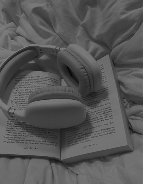 Books And Pens Photography, Aesthetic Profile Picture Cartoon Soft, Photography Shoot, Pregnancy Photography, White Headphones, Cream Aesthetic, Book Wallpaper, Insta Profile Pic, Gray Aesthetic