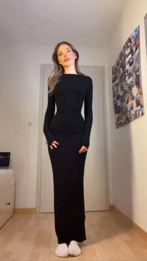 Maxi Dress Black Outfit, Scarf Winter Outfit, Black Dress Outfit Winter, Long Black Dress Outfit, Black Maxi Dress Outfit, Black Dress Aesthetic, Get Dressed With Me, Body Con Dress Outfit, Maxi Dress Winter