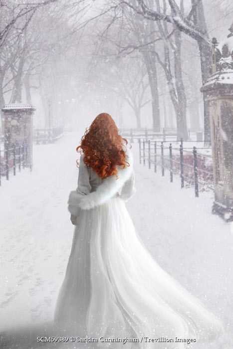 Woman In White Dress, Woman In White, Fairytale Photography, Fantasy Photography, Wattpad Romance, Winter Beauty, Arte Fantasy, Snow Queen, Ice Queen