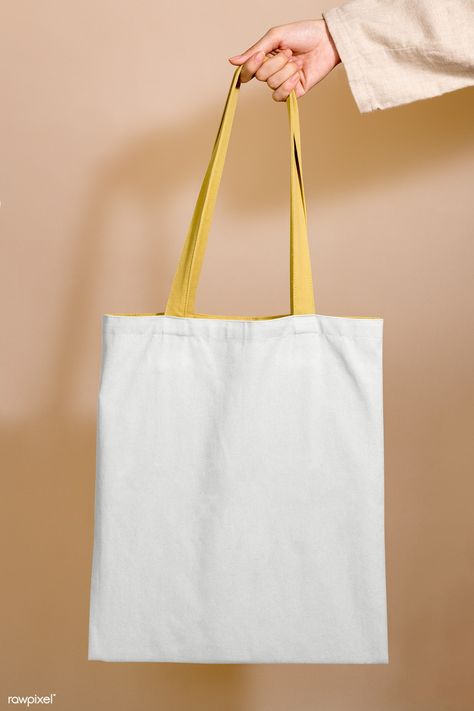 Hand Bag For Women, Mockup Totebag, Branding Mockups Free, Brand Mockup, Mockup Ideas, Bag Png, Tote Bag Mockup, Design Mockup Free, Mockups Free