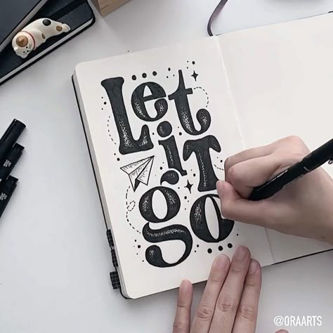 Drawing Quotes Inspirational, Calligraphy Quotes Doodles, Quotes Doodles, Doodle Quotes, Bullet Journal Quotes, Moleskine Sketchbook, Just Let It Go, Cool Drawing, Hand Lettering Art