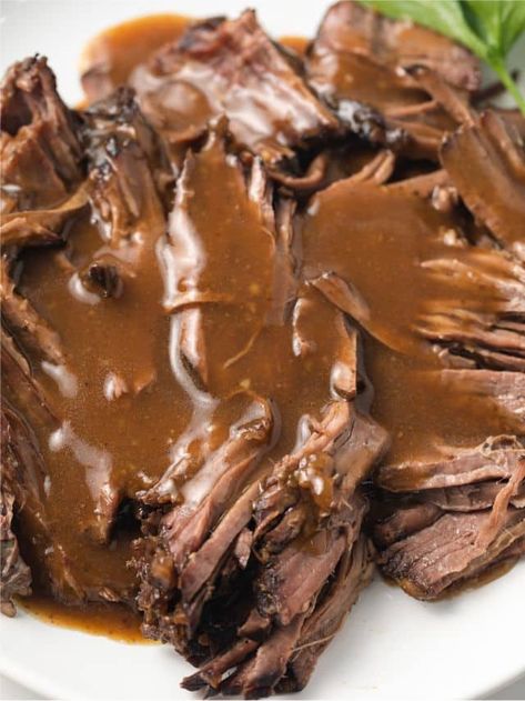 Gravy Roast Beef, Roast Gravy Recipe Slow Cooker, Brown Gravy From Roast Juice, Gravy From Crockpot Roast, Pot Roast Gravy Crockpot, Roast Beef Gravy Sandwich, Pot Roast Brown Gravy Crock Pot, Beef Roast Crockpot Recipes Brown Gravy, Chuck Roast Gravy Recipe