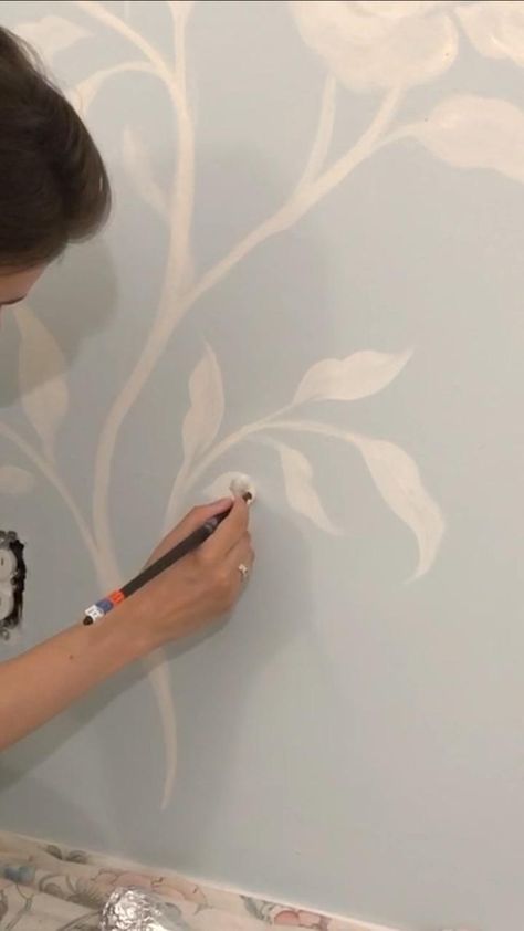 I painted my own wall paper! In this video tutorial, I’m going to take you step by step through the process of painting the mural on my office wall! My favorite tips and tricks for wall mural painting (and my mistakes too!) so that you can paint your own accent wall mural #wallmuralspainted #wallmuraldiy #wallpaper #painting Carillons Diy, Wall Murals Diy, Diy Mural, Wall Painting Techniques, Wallpaper For Wall, Wall Painting Decor, Wall Murals Painted, Wall Paint Designs, Hand Painted Walls