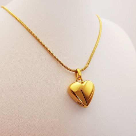 Buy Ash Jewelry Heart Gold / Urn / Urn Pendant / Jewelry Urn / Memorial Jewelry / Cremation / Keepsake / Cremation / Ashes Pendant Online in India - Etsy Heart Shape Locket Gold, Heart Shape Gold Pendant, Chain Lockets Gold Simple, Gold Urn, Gold Jewelry Prom, Ash Jewelry, Wedding Jewelry Sets Bridal Jewellery, Gold Pendent, Urn Pendant