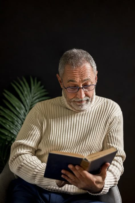 Surprised elderly man reading book Photo | Free Download Person Reading Book Reference, Mother And Child Images, Man Reading Book, Comic Template, Man Hug, Men's Portrait Photography, Man Reading, Retro Comic Book, People To Draw