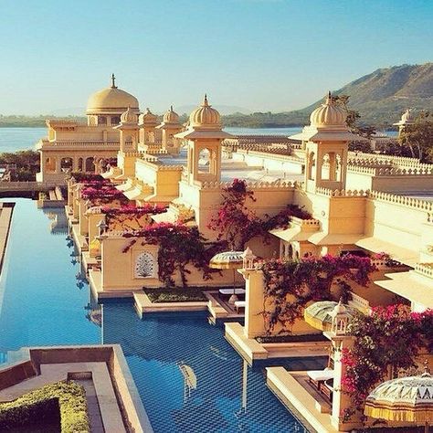 The Oberoi Udaivilas, Udaipur Marriage Checklist, Udaivilas Udaipur, Rajasthan Palace, Hotels Aesthetic, India Interior Design, Tigre Y Dragon, Luxury Houses Kitchen, Ancient Persian Architecture, Luxury Castle