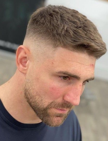 Short Mens Haircut Faded, Medium Fade Short Hair, Pompadour Fade Men, High Fade Haircut With Beard, Quiff High Fade, Blurry Fade Haircut, High Fade Short Hair Men, Mens Skin Fade Haircut Short, Skin Fade Short Hair