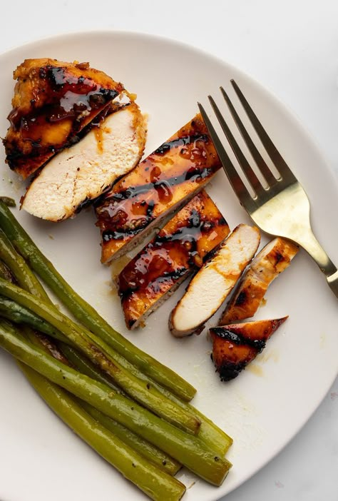 Maple-Glazed Chicken Breasts Meals To Build Muscle, Maple Chicken Recipes, Maple Glazed Chicken, Glazed Chicken Breast, Maple Chicken, Great Dinner Ideas, Eating Well Recipes, Easy Main Dishes, Baked Asparagus