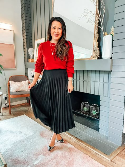 Midi Skirt Holiday Outfit, Long Skirt Outfits For Teachers, Long Pleated Skirt Outfit Fall, Long Black Pleated Skirt Outfit Winter, Pleated Skirt Holiday Outfit, Red Maxi Skirt Outfit Winter, Pleated Maxi Skirt Outfit Winter, Maxi Skirt Holiday Outfit, Shoes For Long Skirts