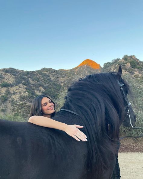 Horse Girl Aesthetic, Kendall Jenner Aesthetic, Looks Kylie Jenner, Equestrian Aesthetic, Cowboy Like Me, Horse Trainer, Looks Country, Horse Aesthetic, Kendall Jenner Outfits