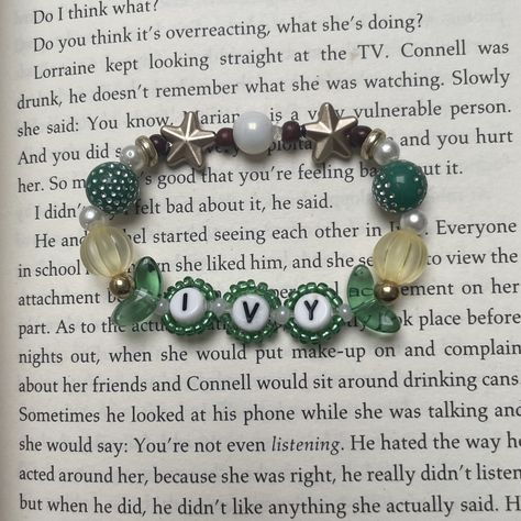 Friendship Bracelet Patterns Beads, Beaded Friendship Bracelet Ideas, Ivy By Taylor Swift, Ivy Bracelet, Ts Bracelet, Frendship Bracelets, Taylor Swift Album Aesthetic, Taylor Bracelet, Taylor Swift Friendship Bracelet