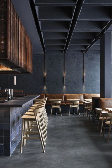 Industrial Restaurant Design, Dark Restaurant, Courtyard Restaurant, Resturant Design, Bistro Design, Restaurant Design Inspiration, Modern Restaurant Design, Industrial Cafe, Industrial Restaurant