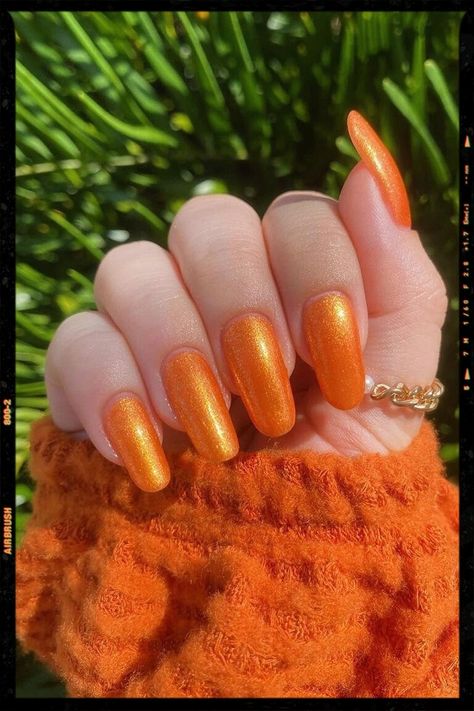 Orange Nails - Acrylic Nails - Nails 2022 Orange Shimmer Nails, Gold Orange Nails, Pretty Fingernails, Brilliant Nails, Nail Paint Shades, Bronze Nails, Rainbow Nails Design, Bright Nail Designs, Nails Manicures