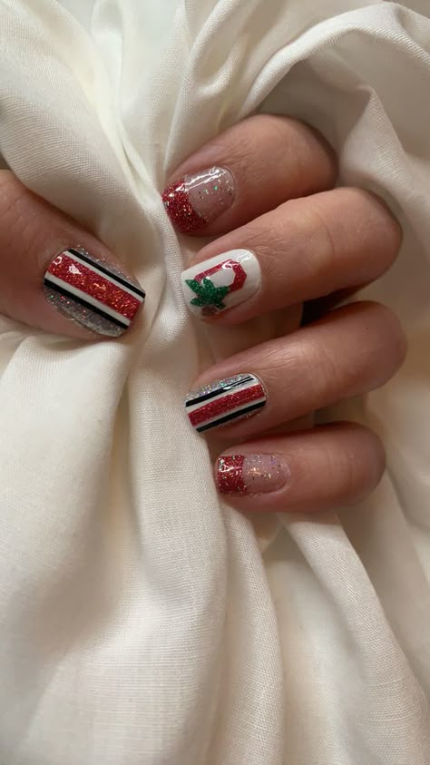 Ohio State Nails Buckeyes, Osu Nails Buckeyes, Ohio State Buckeyes Nails, Ohio State Nails Designs, Osu Nails, Ohio State Nails, Game Day Nails, Football Nail Designs, Football Nail Art