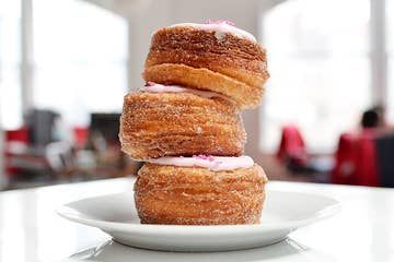 Cronut Recipe, Croissant Donut, Microwave Snacks, Cronut, Donut Recipes, Eat Dessert, Food 52, Beignets, Just Desserts