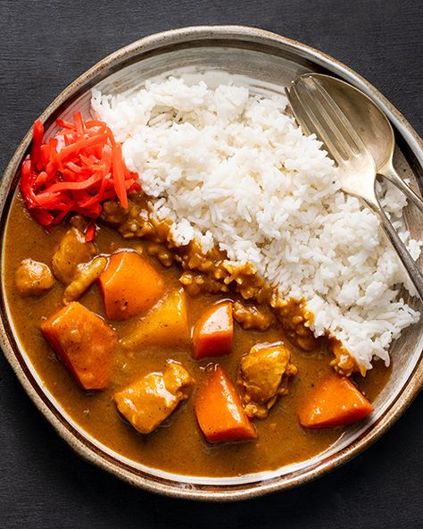 Curry And Rice Japanese, Japan Curry Rice, Chicken Curry Japanese, Japanese Curry Recipes, Simple Food Ideas, Japanese Curry Recipe, Rice And Pork, Curry Japanese, Japanese Curry Rice