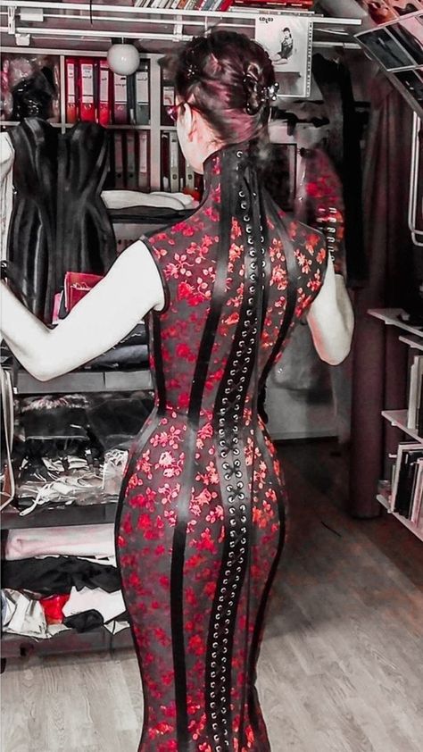 Tightlacing Corset, Leather Corset Dress, Corsets Dresses, Party Dress Inspiration, Hobble Skirt, Corset Dresses, Corset Fashion, Lace Tights, Corsets And Bustiers