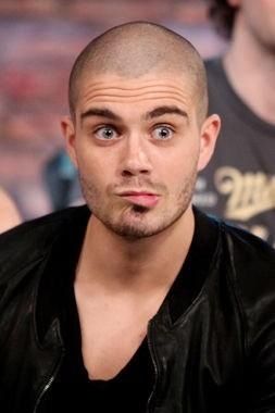 Max Max George, Nathan Sykes, Tom Parker, Jay Bird, Shaved Head, Logo Vintage, Cool People, Vintage Logo, My Boys