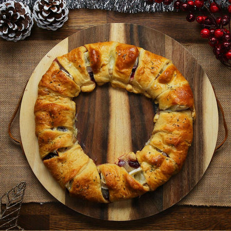 Cranberry And Brie Crescent Ring Recipe by Tasty Cranberry Brie Wreath, Brie Wreath, Brie Pastry, Pastry Wreath, Cranberry And Brie, Crescent Ring Recipes, Cranberry Brie, Best Thanksgiving Recipes, Flaky Crust