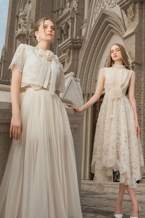 Ta very nice. And arrived quickly 10/10 Wedding Dress Midi, Elegant Feminine Style, Organza Midi Skirt, Lace Skirts, Detail Couture, Romantic Dresses, Romantic Fashion, Statement Skirt, Fashion Feminine