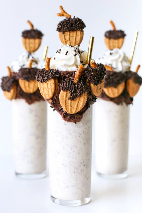 Thanksgiving Milkshake, Best Thanksgiving Desserts, Fun Halloween Drinks, Bourbon Butter, Recipes For Turkey, Dessert Birthday, Frozen Drink Recipes, Alcohol Cake, Milkshake Bar