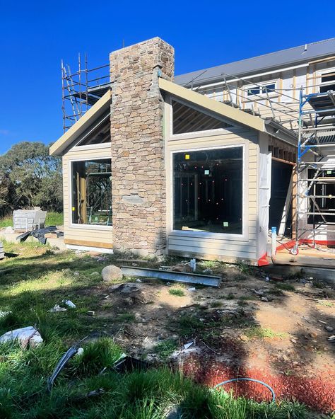 Enhancing outdoor spaces with stunning stonework! Take a look at the beautiful exterior stone on the fireplace chimney of our Red Hill South project! We’re thrilled to showcase the exterior stone on the fireplace in our Red Hill South project. This gorgeous stone adds a touch of sophistication and creates a striking focal point for the property’s exterior. Perfect for blending beauty and durability, this fireplace is a standout feature that enhances the overall aesthetic of the large propert... Chimneys Exterior, Exterior Chimney Ideas, Fireplace Chimney, Large Property, Overall Aesthetic, 4 Season Room, Beautiful Exterior, Stone Chimney, Yoga Studio Design