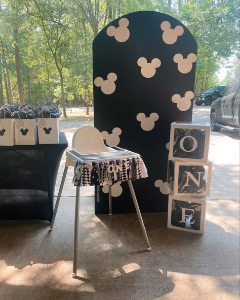 Mickey Mouse 1sr Birthday Party, Disneyland Party Favor Bags, Mickey Neutral Birthday, Aesthetic Mickey Mouse Birthday Party, Mickey Birthday Backdrop, Mickey Mouse Birthday Neutral, Modern Mickey Birthday Party, Modern Mickey Mouse Birthday Party, Boho Mickey Mouse Party