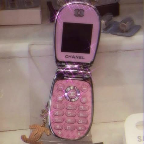 2000s Phone Aesthetic, 2000s Flip Phone Aesthetic, Y2k Phone Theme, Y2k Chanel, 2000s Phone, Flip Phone Aesthetic, Mean Girls Aesthetic, 2000 Aesthetic, Y2k Phone