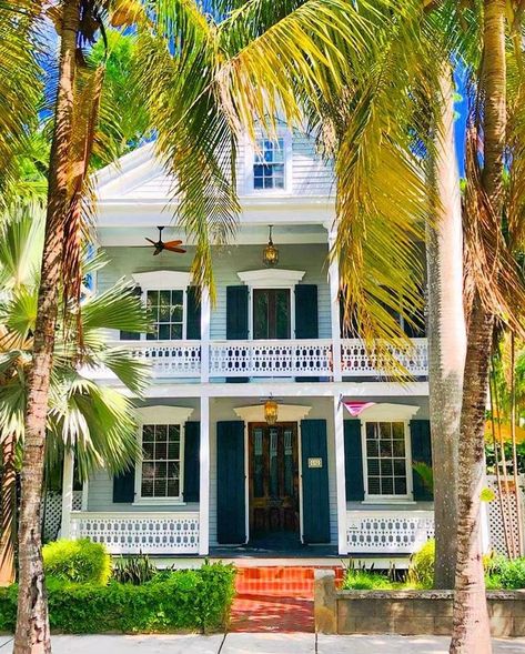 Key West Houses Cottages, Key West Style Homes Exterior, Key West Interior, Beachside Bungalow Dollhouse, Chattel House, Bungalow Dollhouse, Key West Homes, Key West Colors, Key West Style Homes