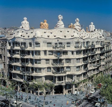 Casa Mila(1906-1910),Antoni Gaudi Gaudi Art, Gaudi Buildings, Art Nouveau Arquitectura, Casa Mila, Spanish Eyes, Gaudi Architecture, Barcelona Architecture, Gaudi Barcelona, La Pedrera