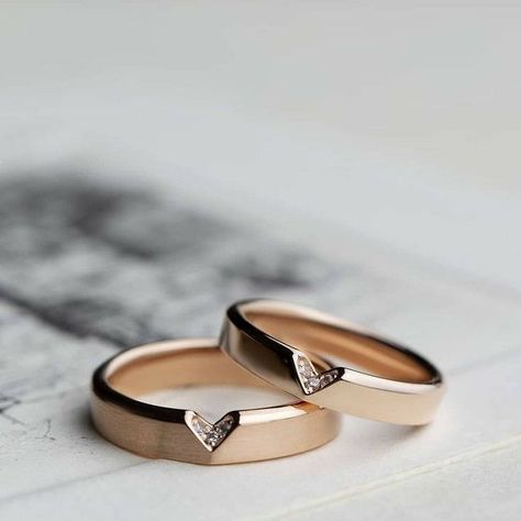 Couple Rings Gold, خواتم خطوبة, Wedding Rings Sets His And Hers, Couple Ring Design, Engagement Rings Couple, Cute Engagement Rings, Couple Wedding Rings, Gold Rings Fashion, Gold Ring Designs