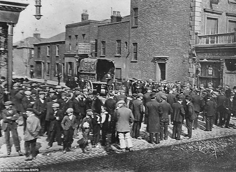 Population Explosion, Potato Famine, 19th Century London, Infant Mortality, East End London, Growth And Decay, Victorian London, London History, Victorian Times