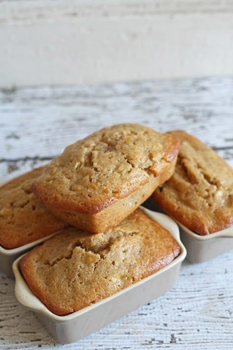 Small Banana Bread Recipe, Mini Loaf Banana Bread, Mini Loaf Banana Bread Recipe, Mini Banana Bread Recipe, Mini Loaf Bread, Mini Loaf Recipes, Mini Banana Bread, Mini Loafs, Mini Bread Loaves