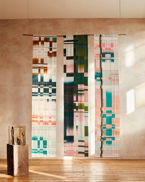 contemporary tapestry artists Modern Tapestry Art, Wall Art Tapestry, Modern Tapestry Weaving, Textile Art Installation, Tapestry Quilt, Tapestry Artist, Diy Fiber Art, Textile Installation, Contemporary Tapestry