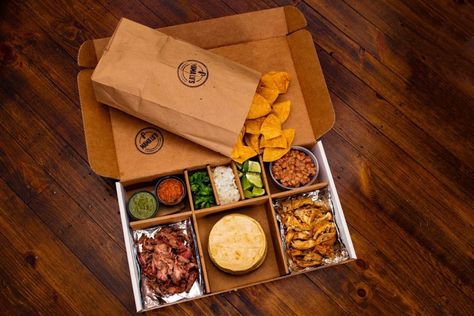 Taco Box Ideas, Taco Packaging Ideas, Taco Packaging, Mexican Picnic, Food Packaging Ideas, Tacos To Go, Food Delivery Packaging, Taco Kit, Mexican Restaurant Design