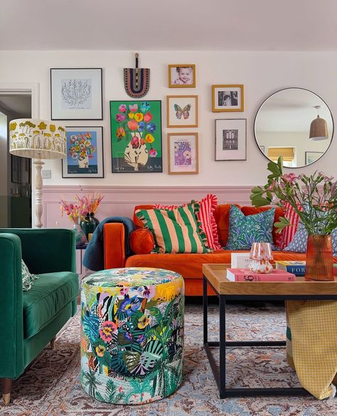 Girly House Decor, Colorful Room Decor, Orange Sofa, Maximalist Home, Interior Design Per La Casa, Colourful Living Room, Style Deco, Large Wall Decor, Whimsical Decor