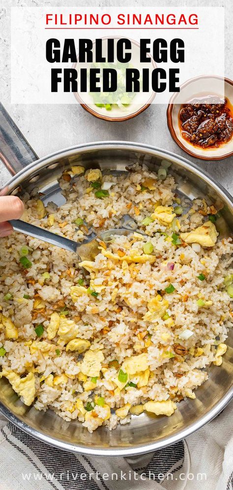 Fried rice with toasted garlic and eggs Filipino Garlic Fried Rice, Garlic Rice Recipes, Phillipino Food, Easy Filipino Recipes, Filipino Breakfast, Philippines Recipes, Fried Rice With Egg, Filipino Food Dessert, Garlic Fried Rice