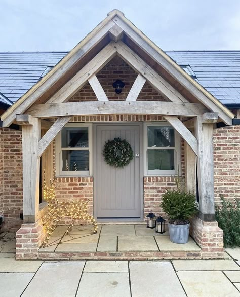 Country Front Door, Oak Porch, Cottage Front Doors, Cottage Windows, Bungalow Ideas, Cottage Porch, Exterior House Remodel, House Front Porch, Bungalow Exterior