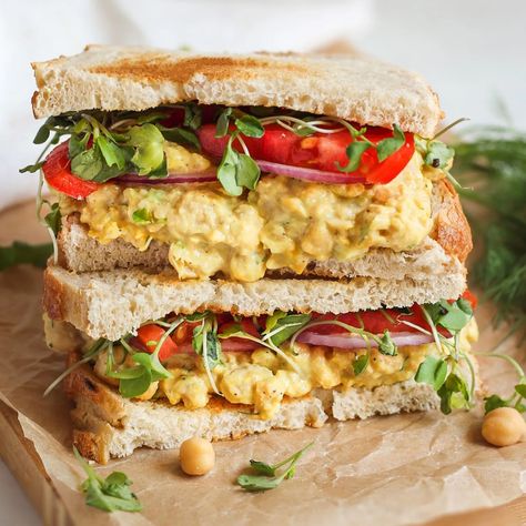 Chickpea Salad Sandwich - It's All Good Vegan Healthy Kid Recipes, Garlic Chickpeas, Legume Recipes, Chickpea Sandwich, Gluten Free Substitutes, Healthy Vegan Dinner Recipes, Salads Ideas, Chickpea Salad Sandwich, Healthy Vegan Dinner