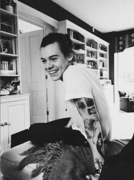 Boyfriend Harry, Harry 1d, Harry Styles Imagines, Harry Styles Cute, Harry Styles Wallpaper, Harry Styles Pictures, Harry Styles Photos, Man Bun, Family Show