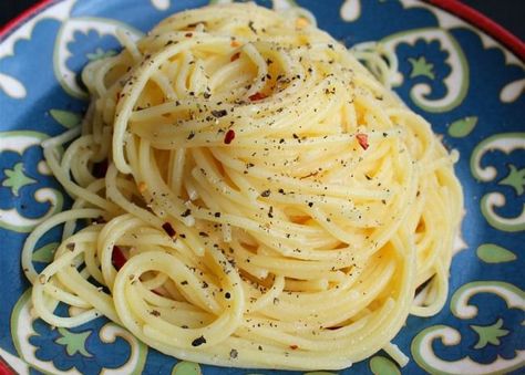 Martha Stewart’s 4-Ingredient “Lazy Girl” Pasta Makes Her More Relatable Than Ever Popular Side Dishes, Spaghetti Noodles, Fettuccine Alfredo, Perfect Pasta, Pasta Sauces, Winter Dinner, Recipes Pasta, Pasta Pasta, Pasta Pizza